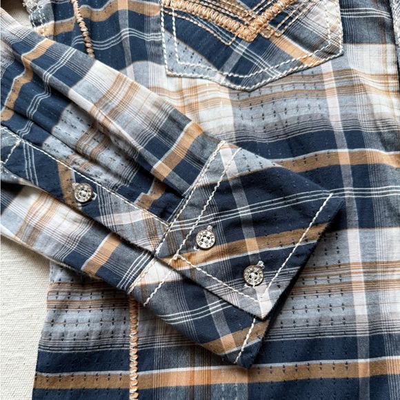 Buckle Black Men's Navy, Tan & White Plaid Button-Up Long Sleeve Shirt Small - Picture 6 of 9